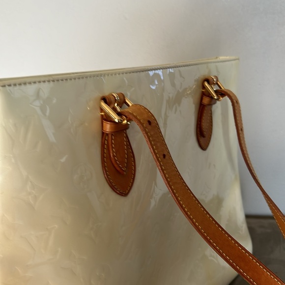 Louis Vuitton Brentwood Vernis Bag Leather Pearle - Picture 5 of 12